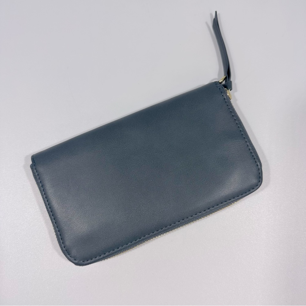 Gray Vegan Leather Zip Wallet Clutch New Casual Classic Neutral Minimalist